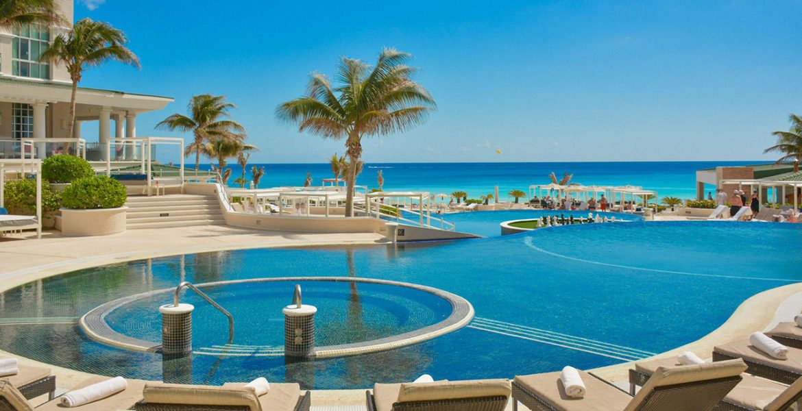 pool-sandos-cancun-lifestyle-resort