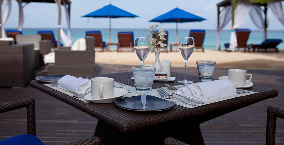 beachfront-dining-the-house-elegant-hotels-barbados-beach-hotels