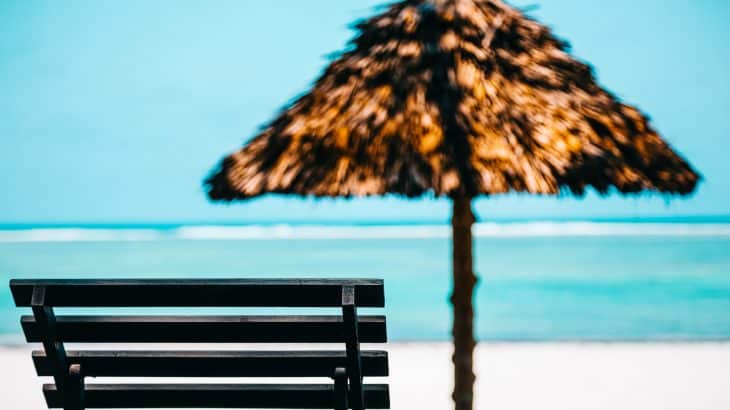 beach-chair-tiki-umbrella