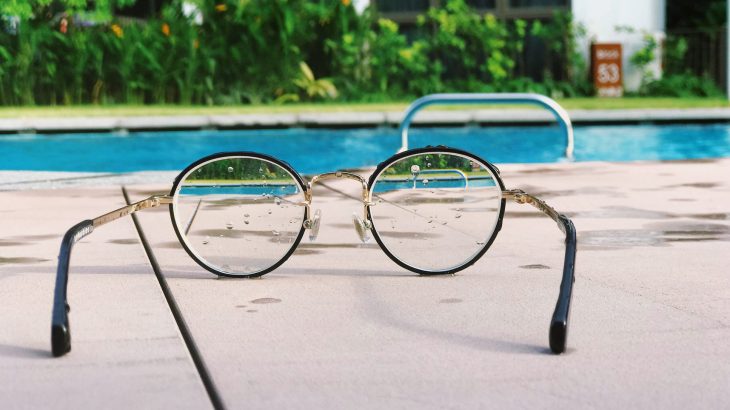 glasses-pool-know-limits-with-vacation-budgeting