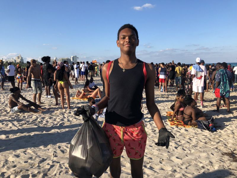 This Spring Breaker Became a Viral Sensation for Picking Up Trash on Miami Beach