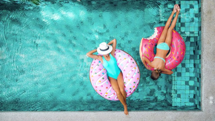 value-budget-beach-hotels-aruba-women-floating-donut-floats