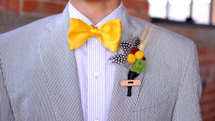 quirky-suit-beach-wedding-attire