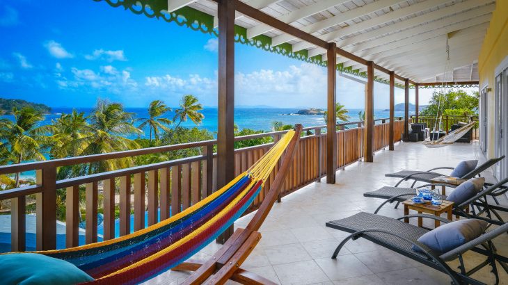 beqia-beach-hotel-hammock-balcony