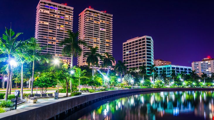 west-palm-beach-florida-riverwalk-nighttime