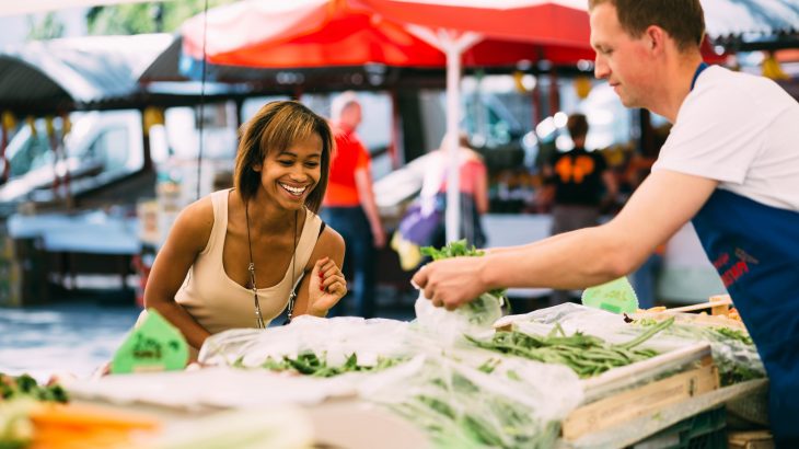 how-to-go-plastic-free-farmers-market-shopping