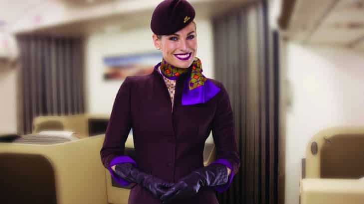 plastic-free-airlines-etihad-airlines-flight-attendant