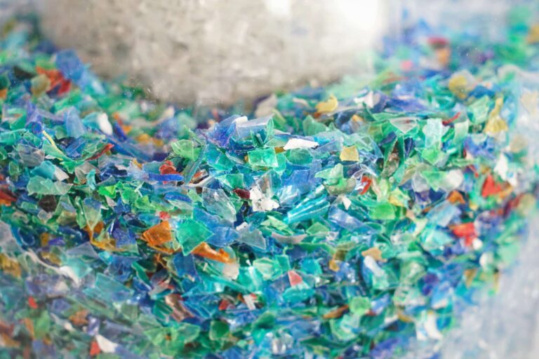 scary-facts-plastic-pollution-humans-ingest-micro-plastics