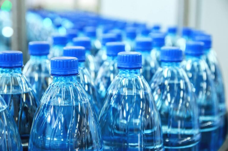 scary-facts-plastic-pollution-water-bottles