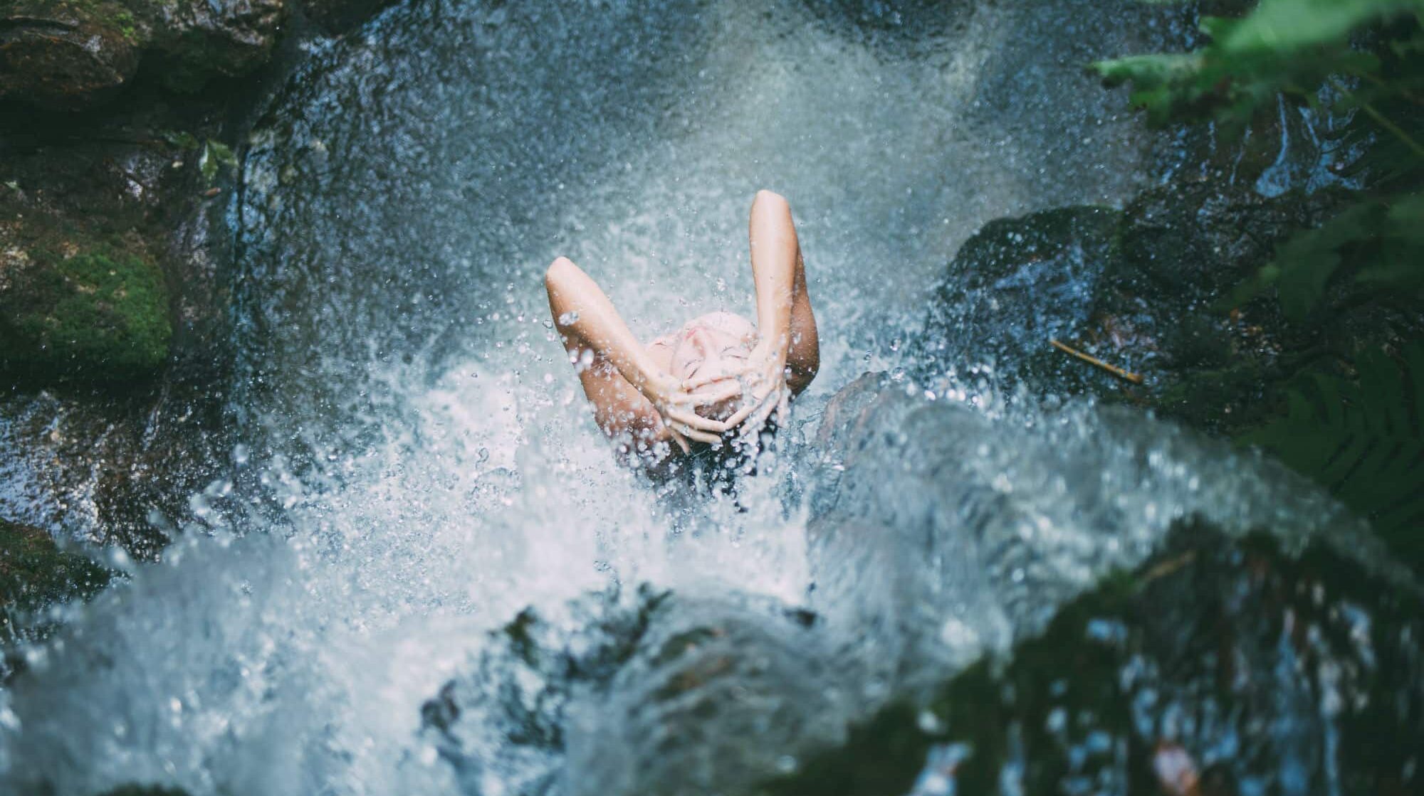 How to Minimize Your Carbon Footprint While Traveling
