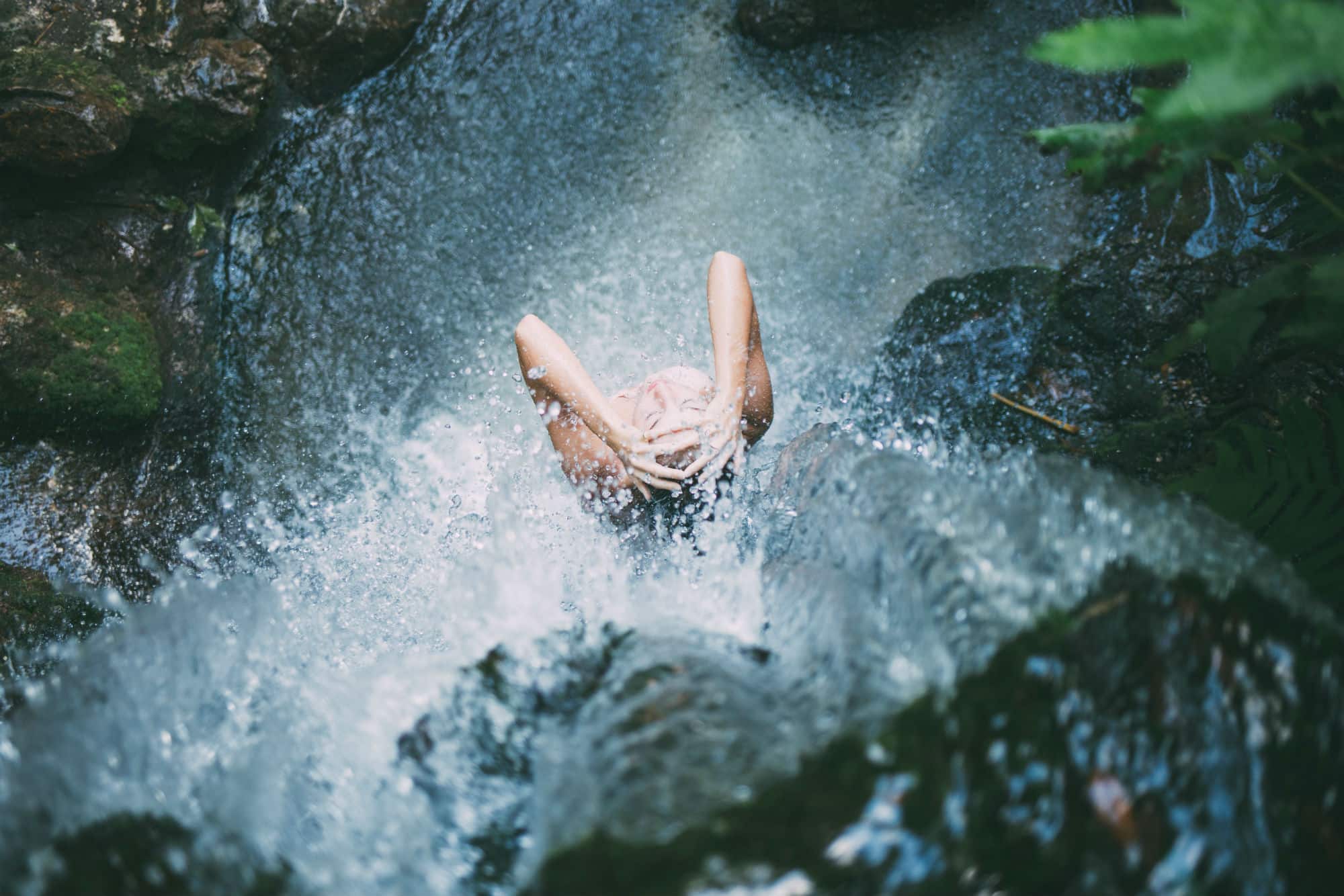 How to Minimize Your Carbon Footprint While Traveling