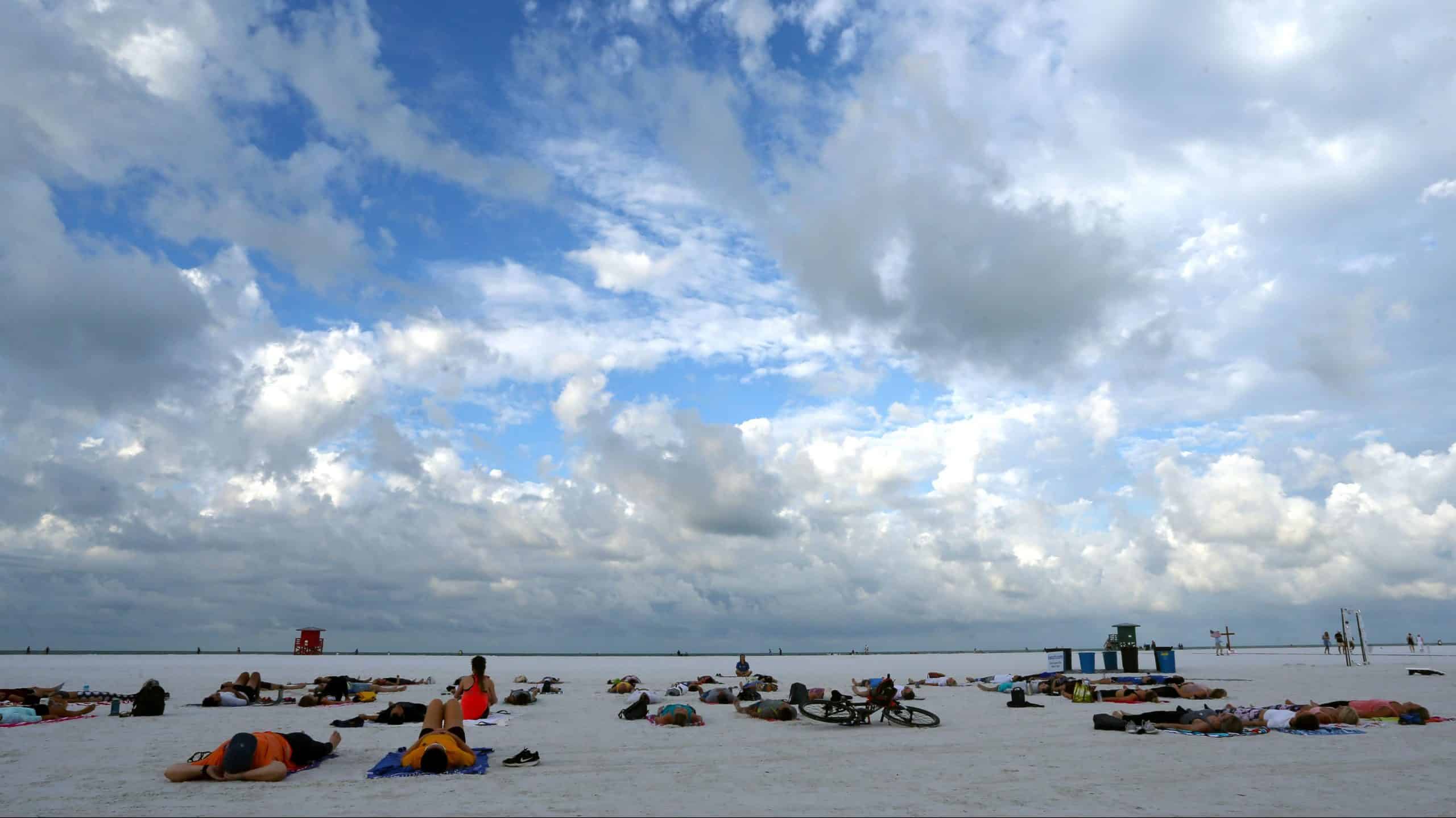 http://beach.com%20world%20oceans%20day%20beach%20cleanup%20event