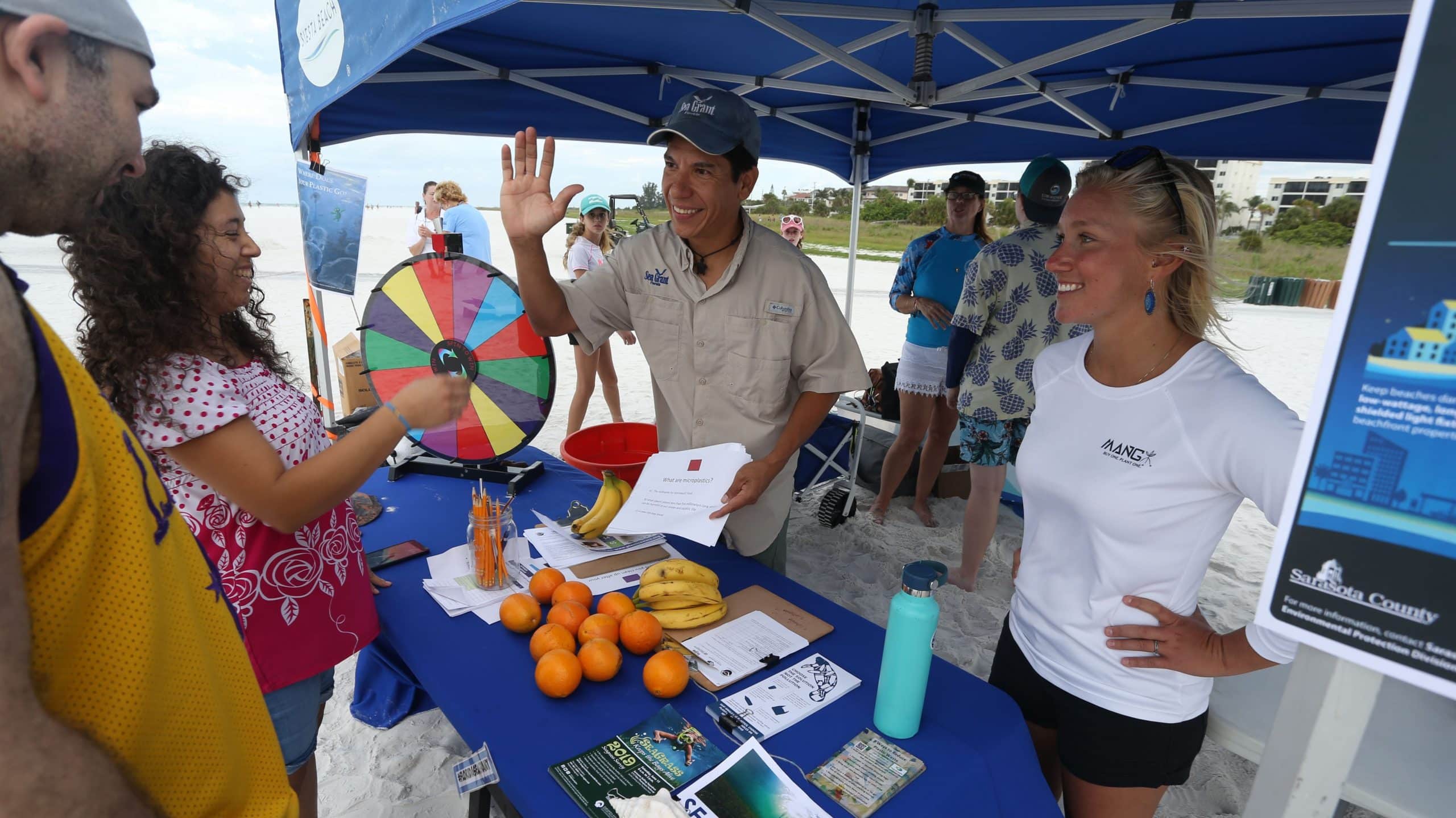 http://beach.com%20world%20oceans%20day%20beach%20cleanup%20event