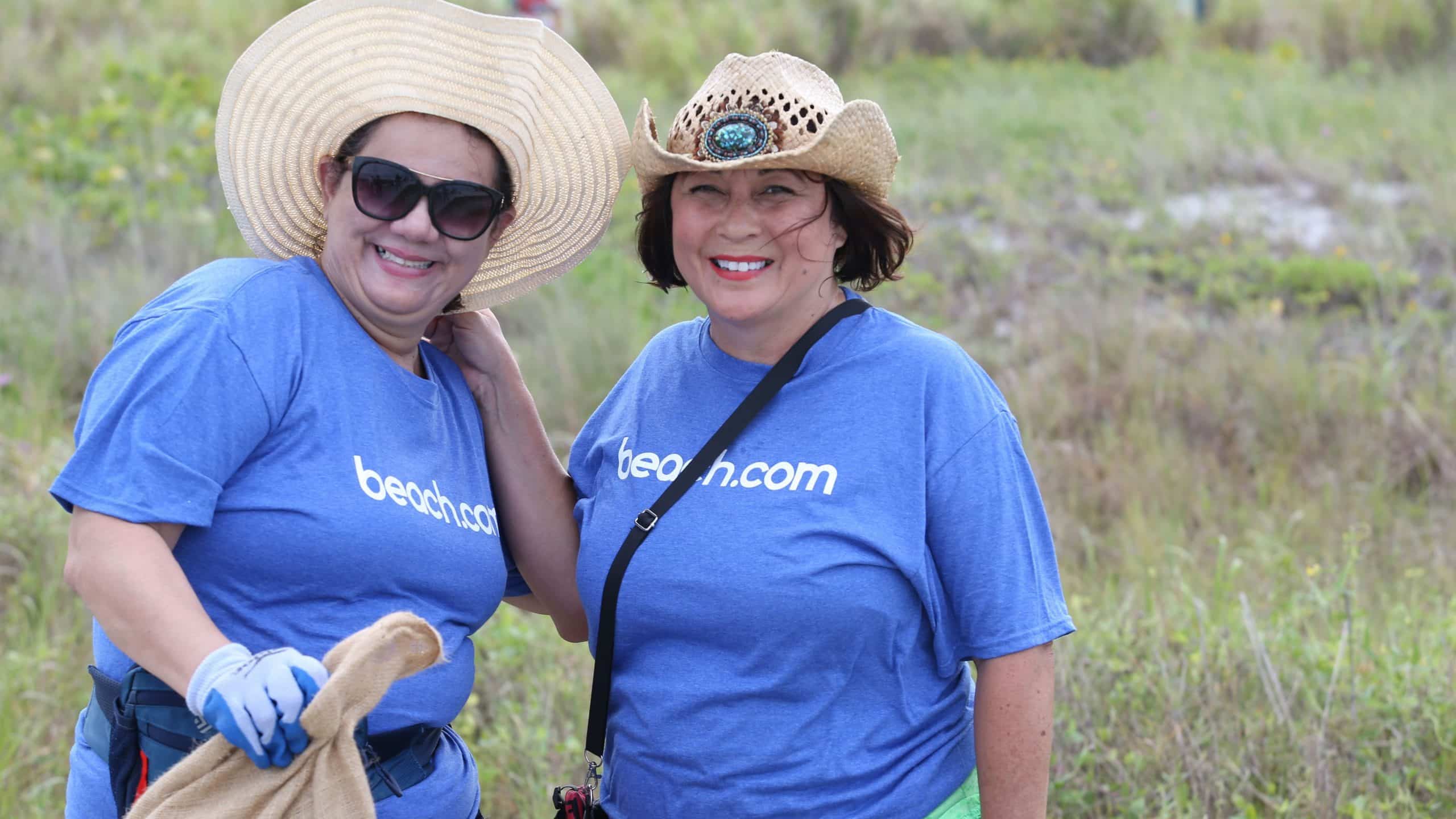 http://beach.com%20world%20oceans%20day%20beach%20cleanup%20event