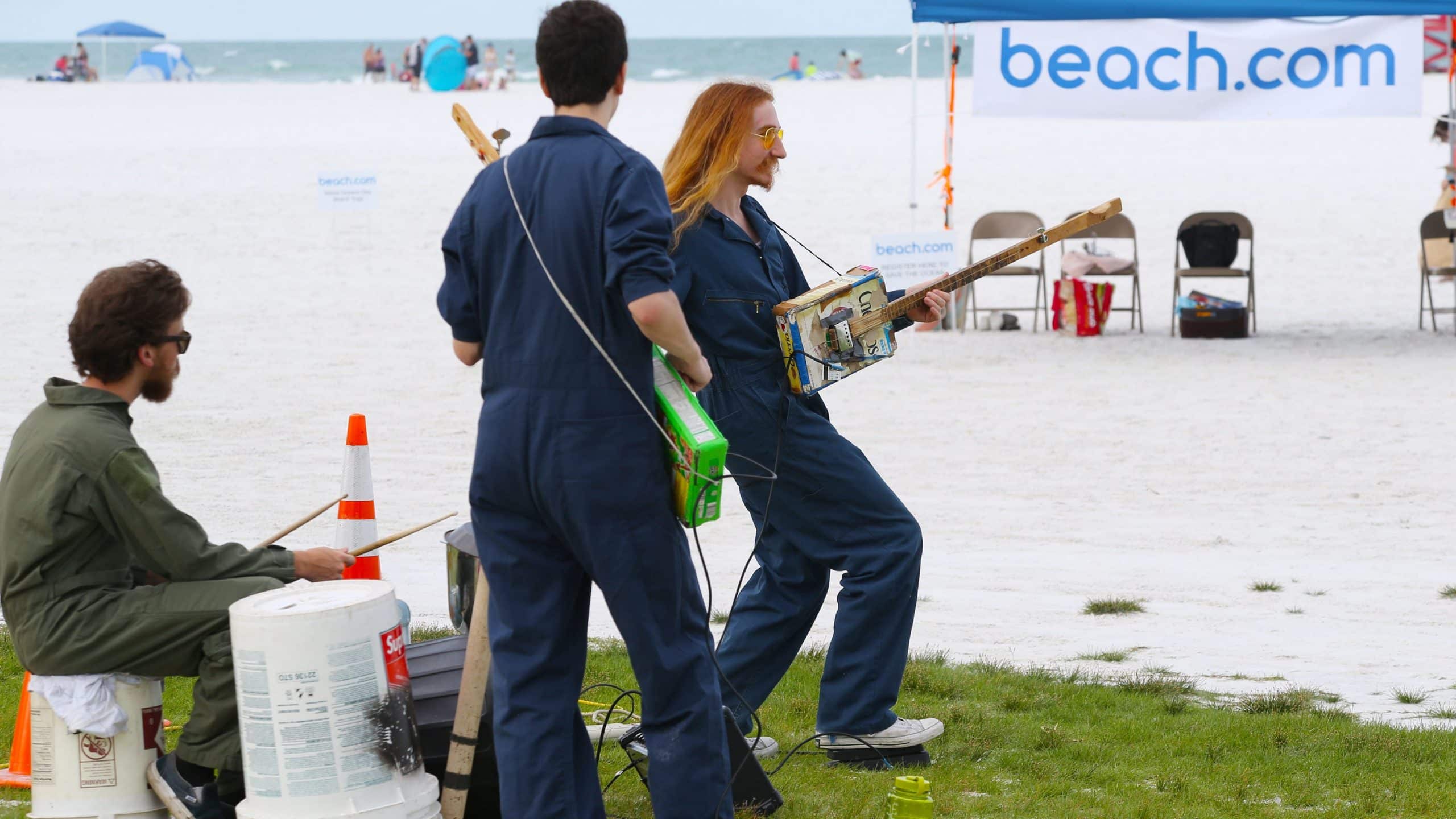 http://beach.com%20world%20oceans%20day%20beach%20cleanup%20event