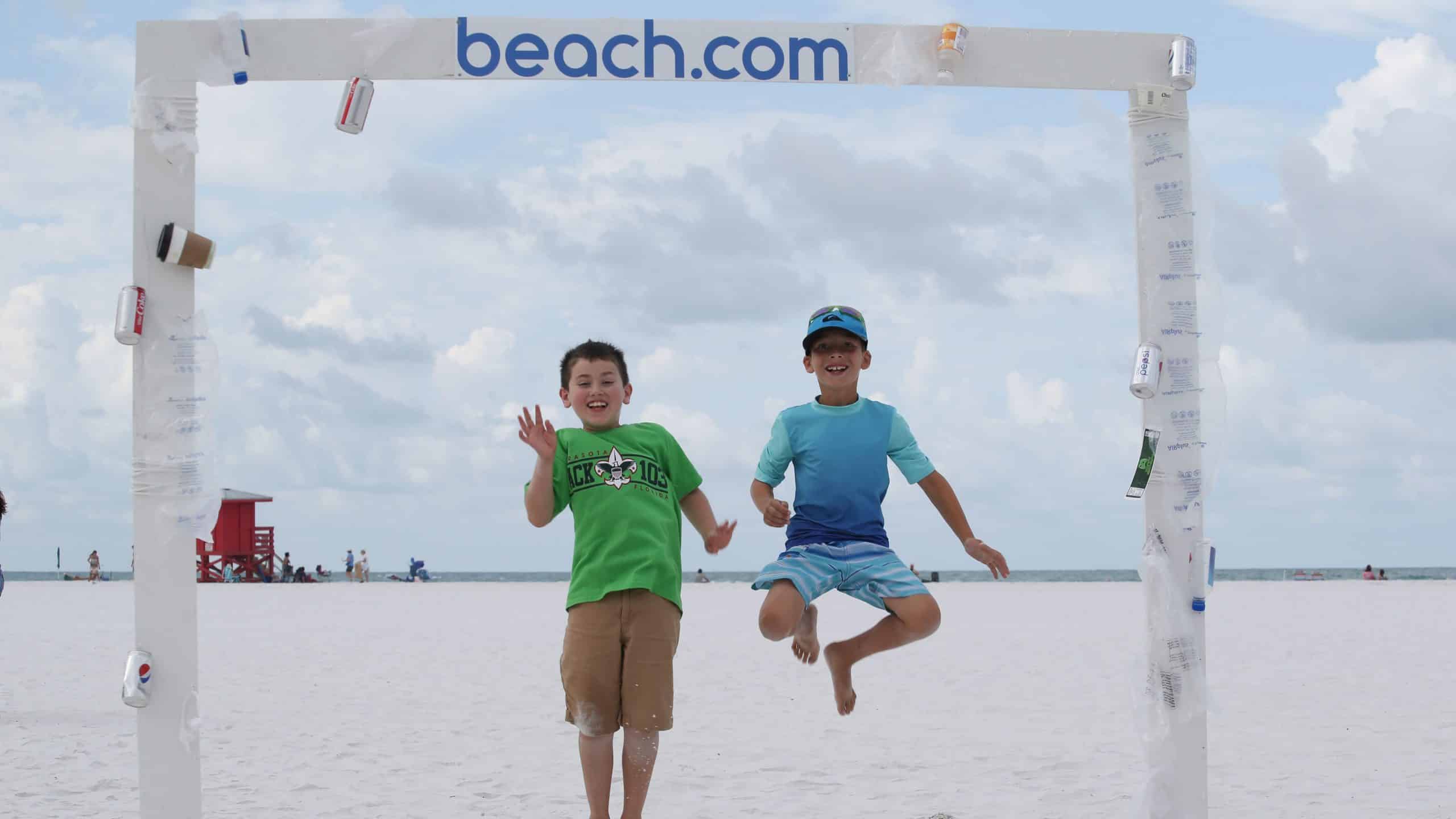 http://beach.com%20world%20oceans%20day%20beach%20cleanup%20event
