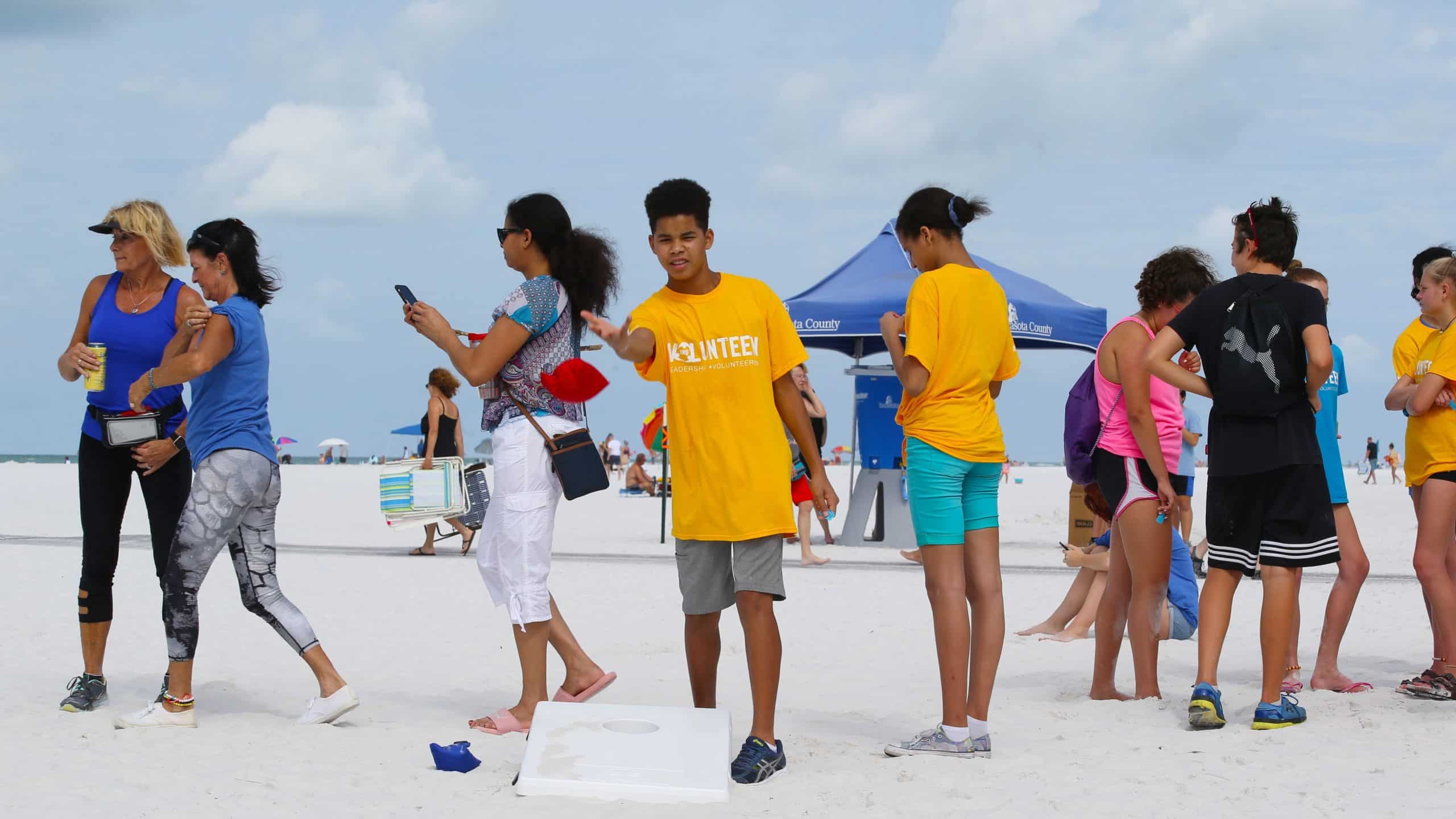 http://beach.com%20world%20oceans%20day%20beach%20cleanup%20event