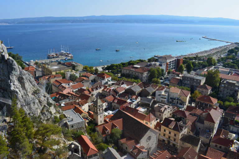Dramatic cliffside view of Velika plaza