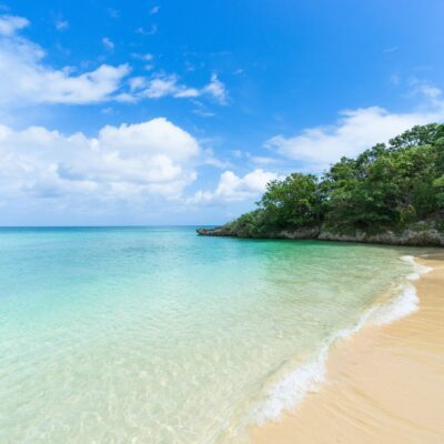 10 Wellness Travel Destinations Perfect for Beach Lovers