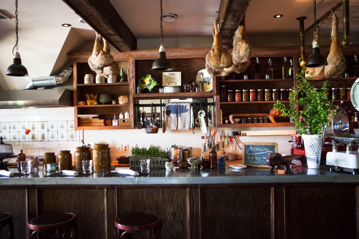 Interior Primo Restaurant.