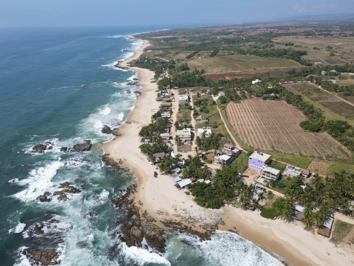 Playa aqua blanca in Oaxaca, Mexico.