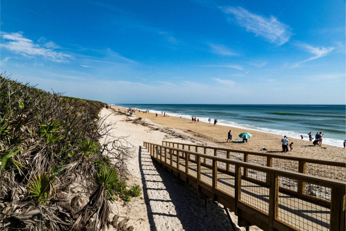 Canaveral National Seashore, Playalinda Beach Boardwalk going down to beach.