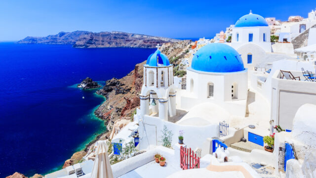 How to Do Santorini on a Budget, According to Someone Who’s Cracked the Code 