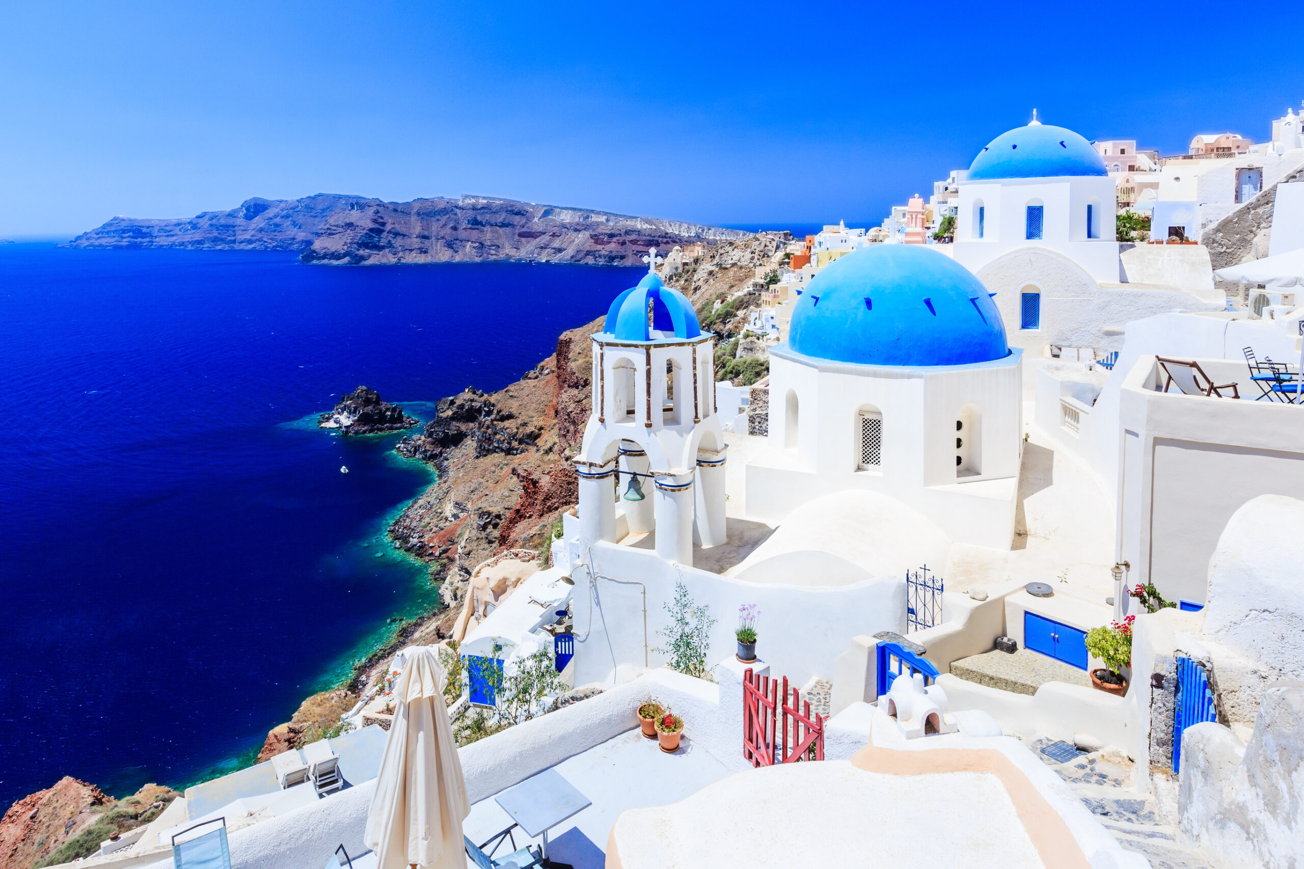 How to Do Santorini on a Budget, According to Someone Who’s Cracked the Code 