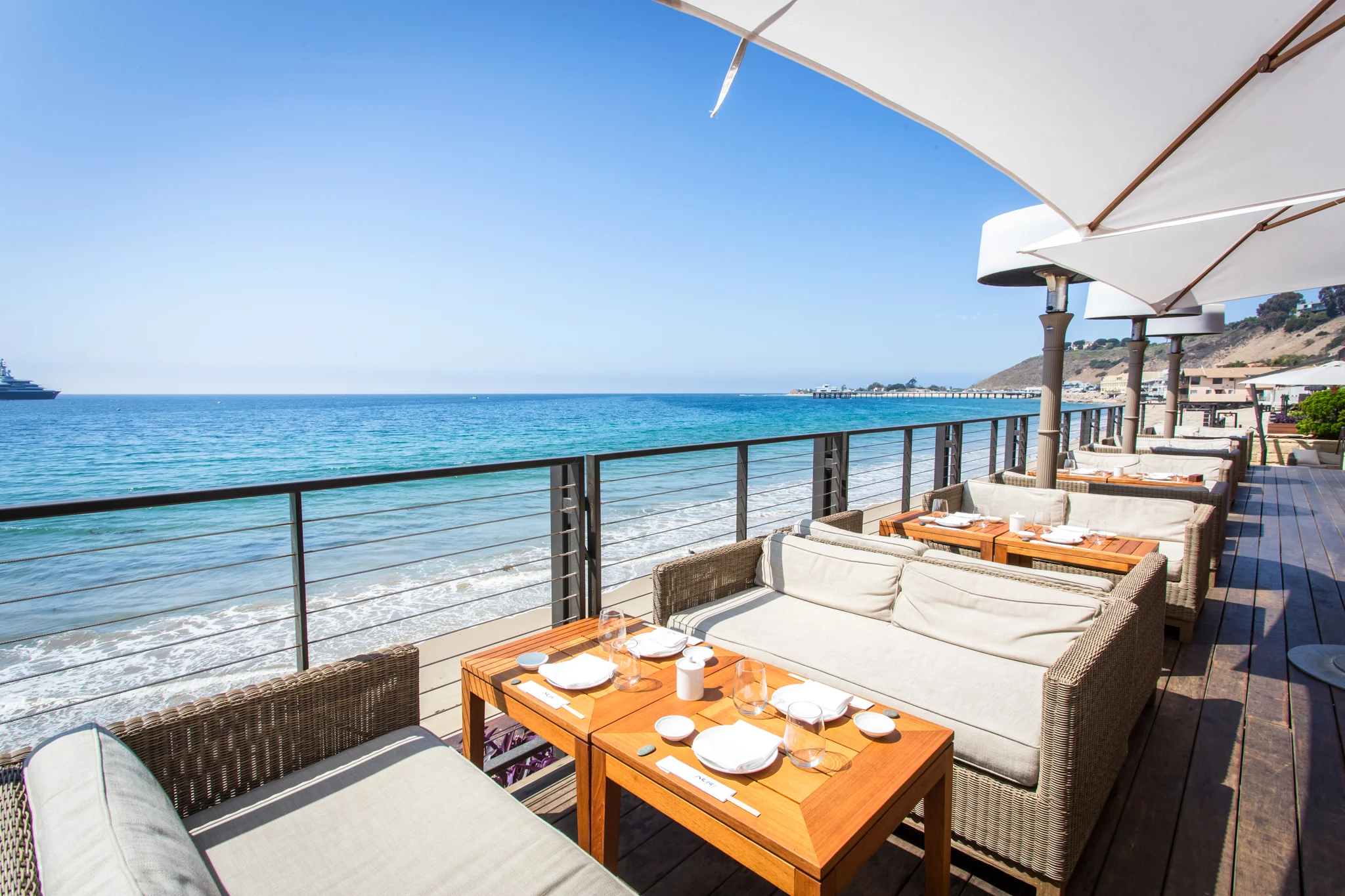 10 Best Restaurants Along The Pacific Coast Highway with Ocean Views