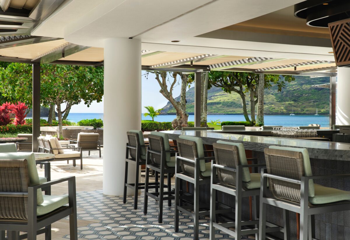 outdoor dining at Royal Sonesta Kaua‘i Resort Līhu‘e