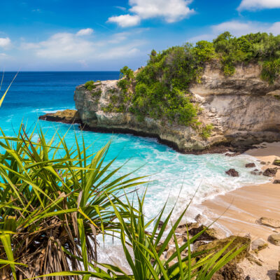 This Island Near Bali Has Turquoise Water, Dramatic Cliffs, and Sunset Beach Clubs—and It’s Only 30 Minutes Away