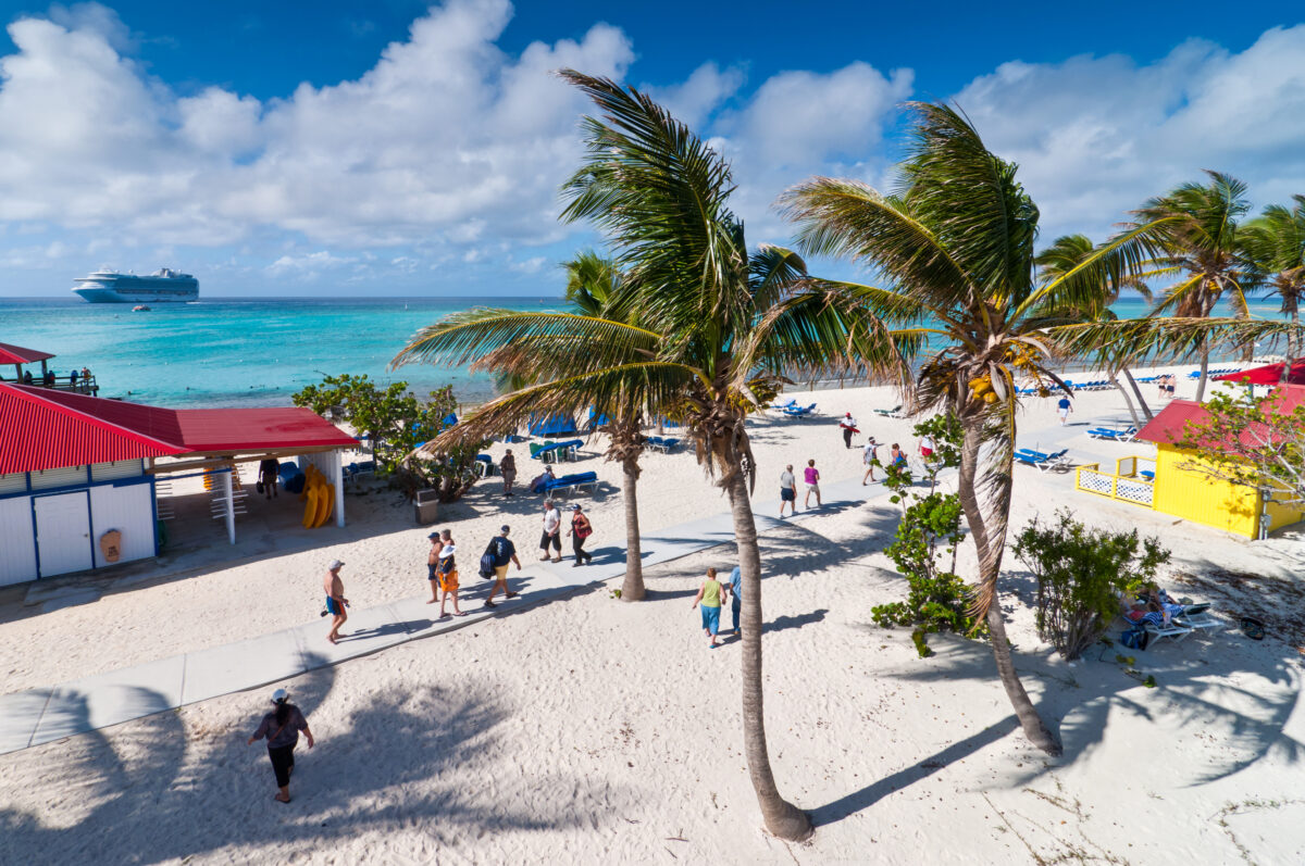 Sandy beach in the Bahamas. Eleuthera, Bahamas 