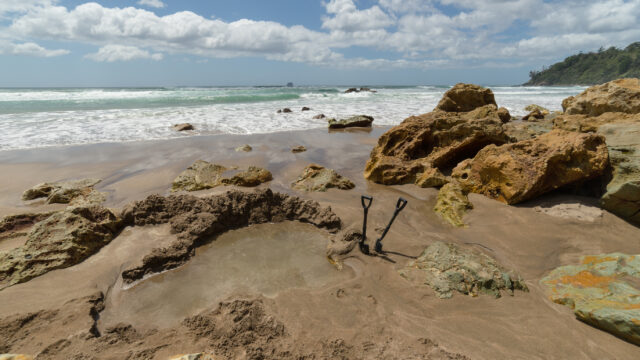 At This ‘One of a Kind’ Beach, You Can Dig Your Own Personal Hot Tub