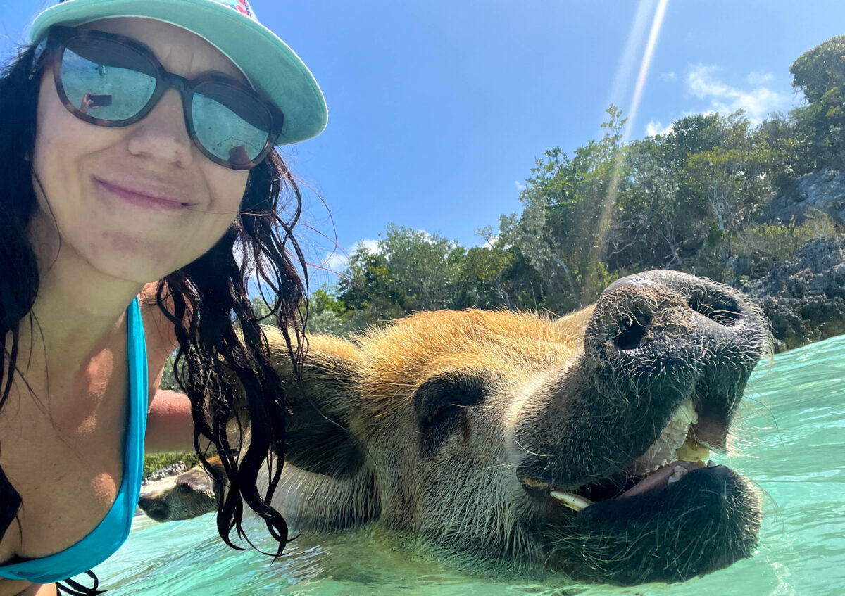 Brandy and pig selfie_Exumas Bahamas