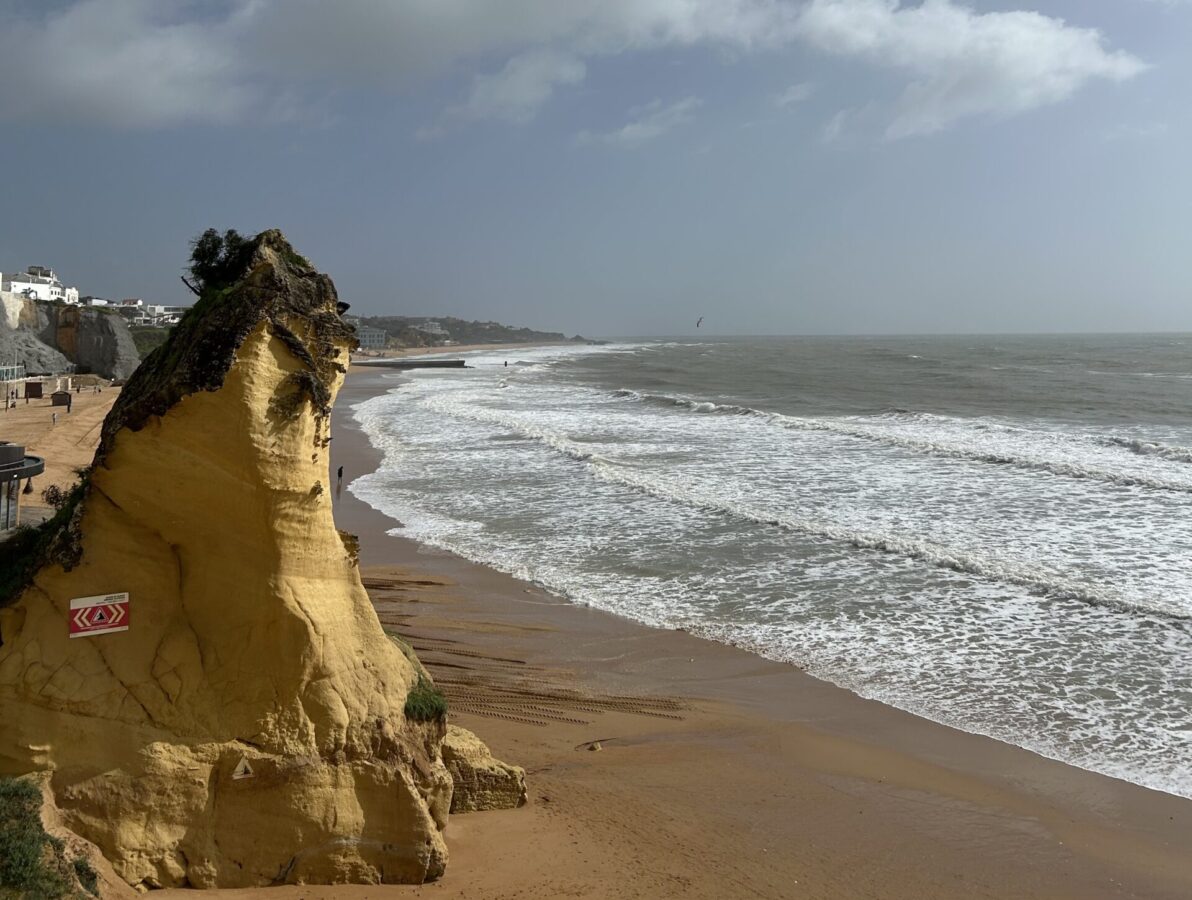 albufeira main beach