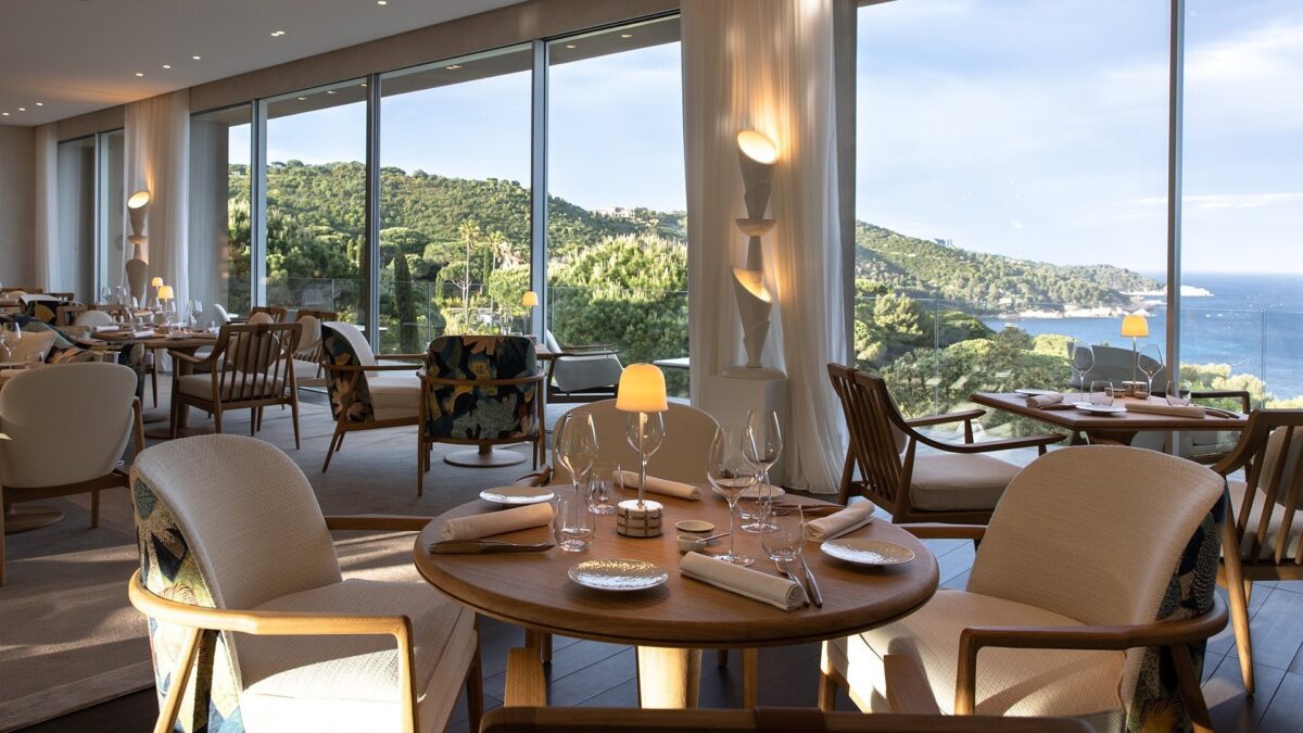 interior of La Voile