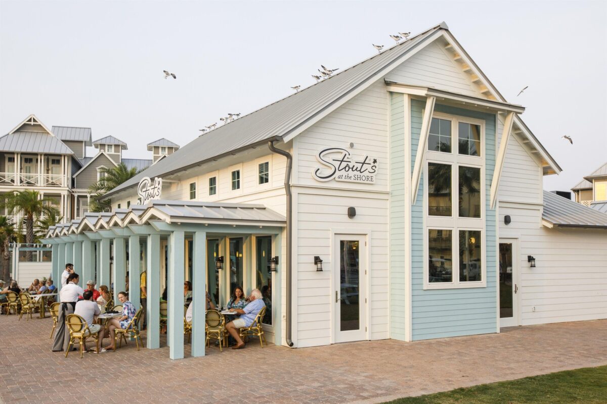 restaurant at Cinnamon Shore