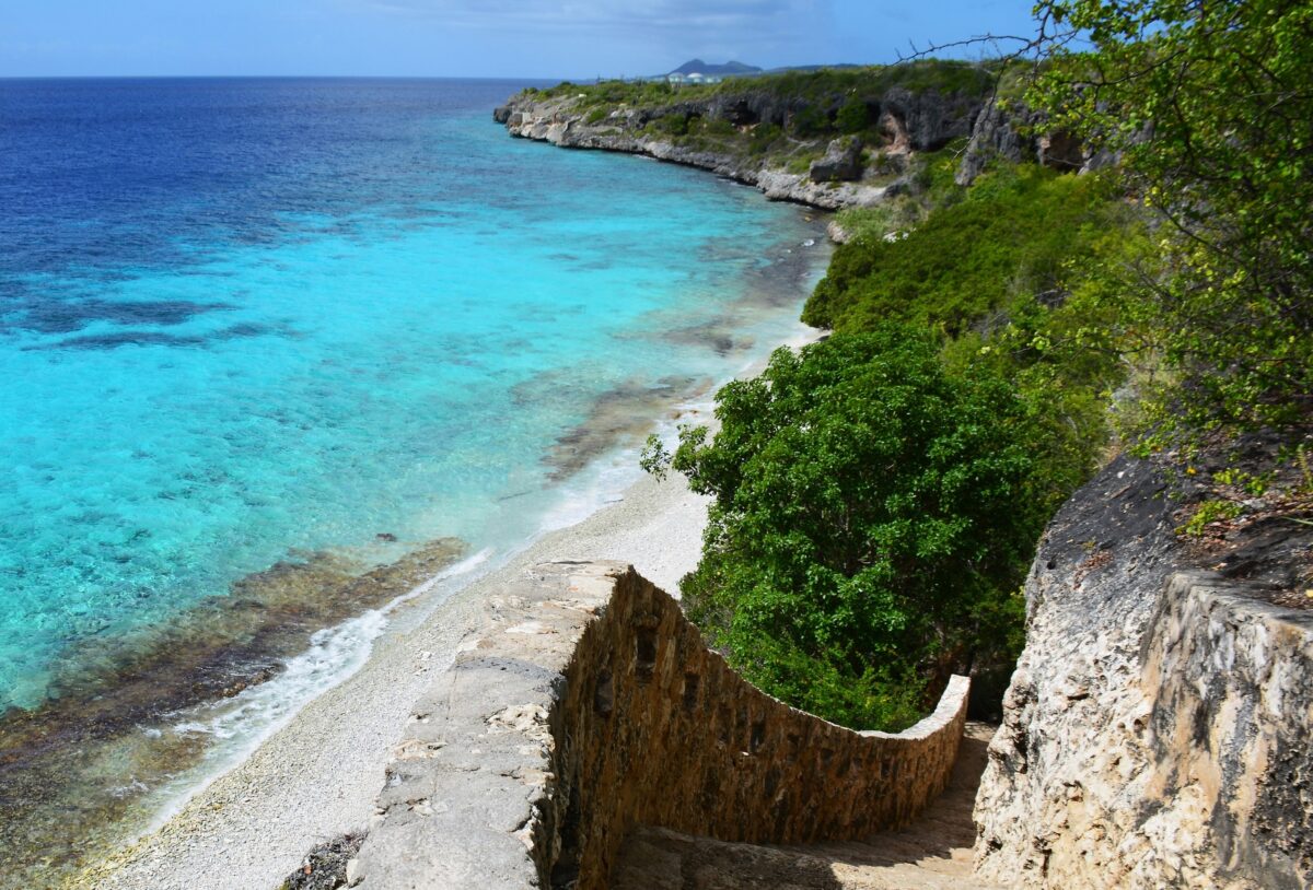 1,000 Steps dive site