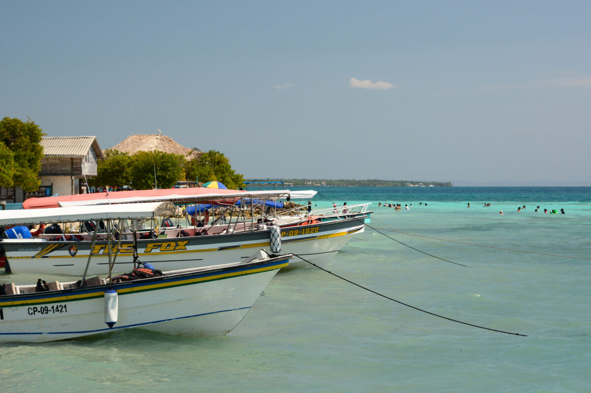 Isla Tintipán (San Bernardo Archipelago)