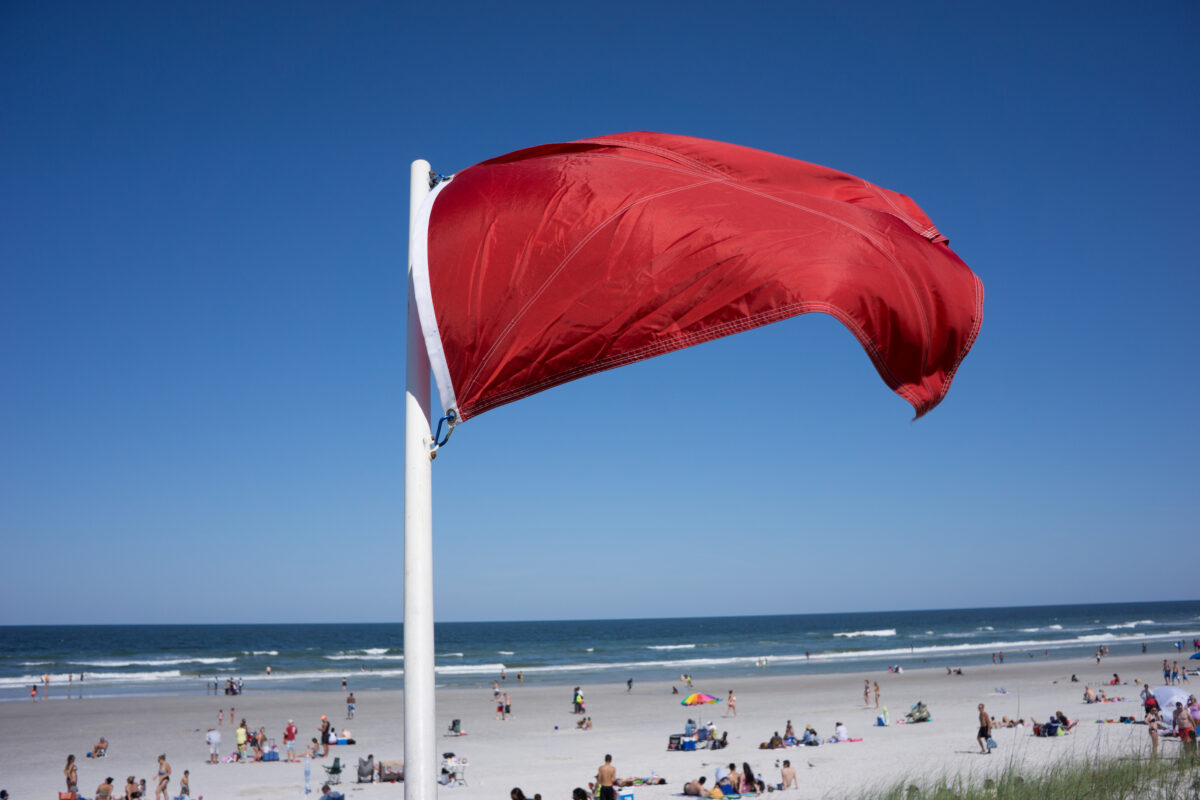 Red warning flag at Jacksonville Beach
