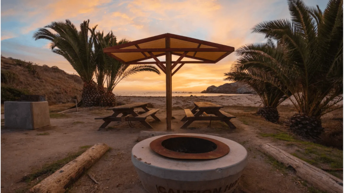 oceanfront seating at Little Harbor campground