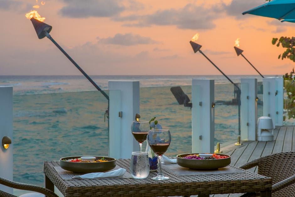 outdoor dining at Tropical Mist Bar & Restaurant