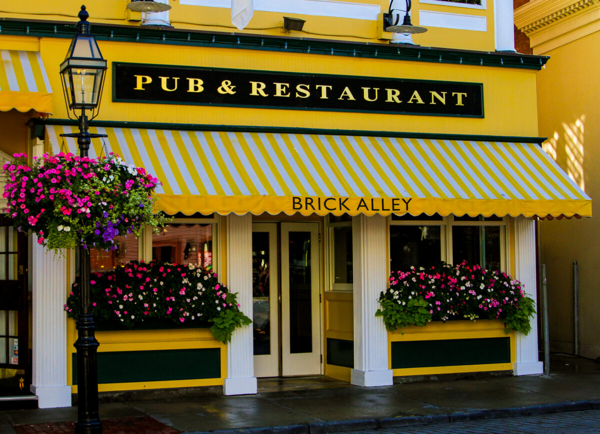 Brick Alley Pub & Restaurant
