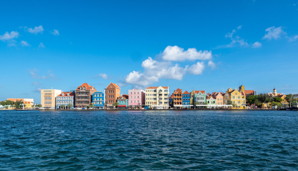 Curaçao Handelskade on the Water _ Credit_ Curacao Tourist Board 