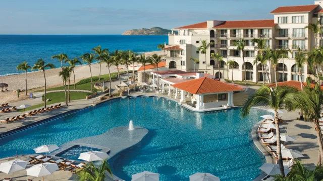The Best Cabo San Lucas Resorts to Book Now for Winter