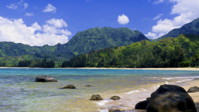Mini Beach Guide: Hanalei Bay, Kauai