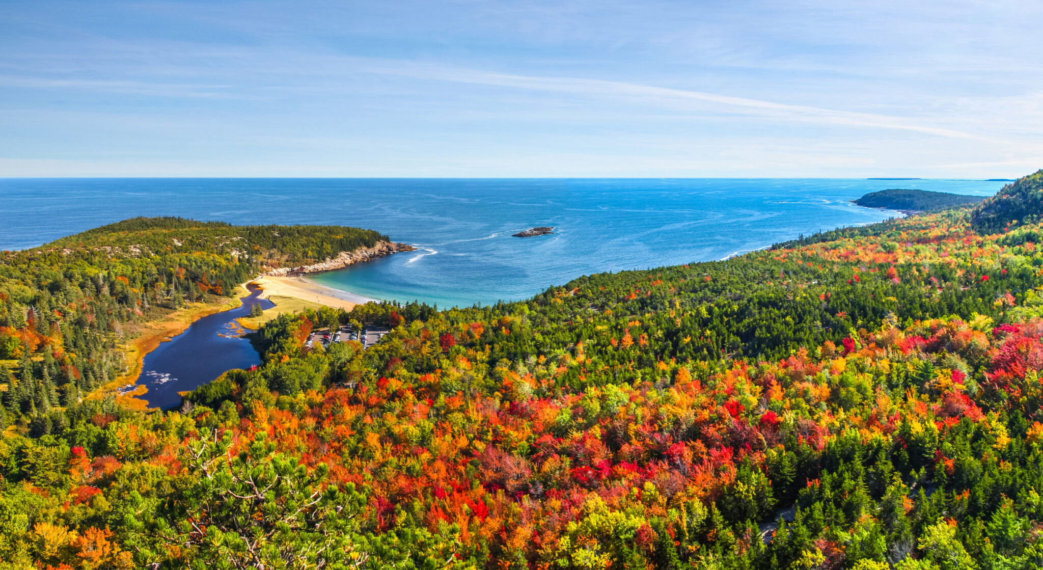 9 Best Beach Towns for a Fall Foliage Coastal Trip