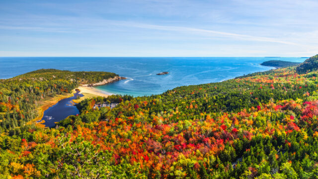 9 Best Beach Towns for a Fall Foliage Coastal Trip