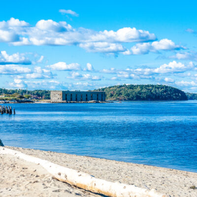 This Tiny Maine Peninsula Has No Cell Service, Amazing Seafood, and One of New England’s Most Peaceful Beaches